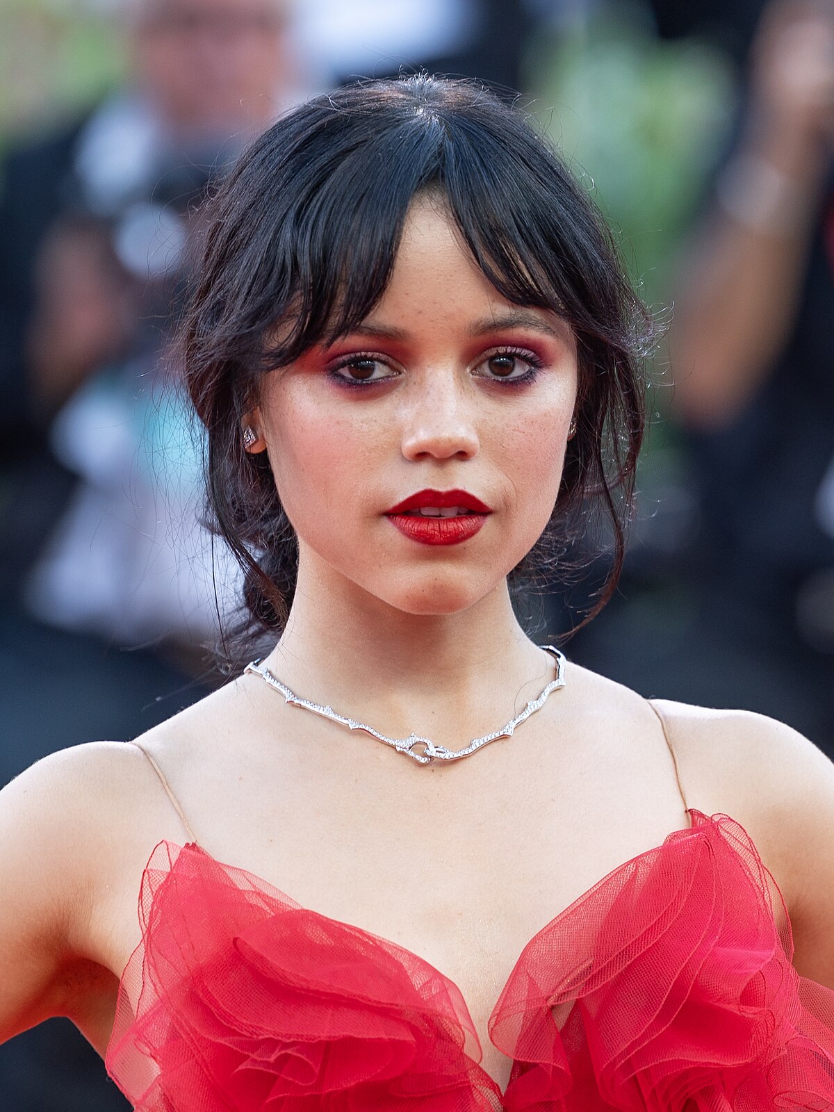 How Tall Is Jenna Ortega? Surprising Height Revealed!