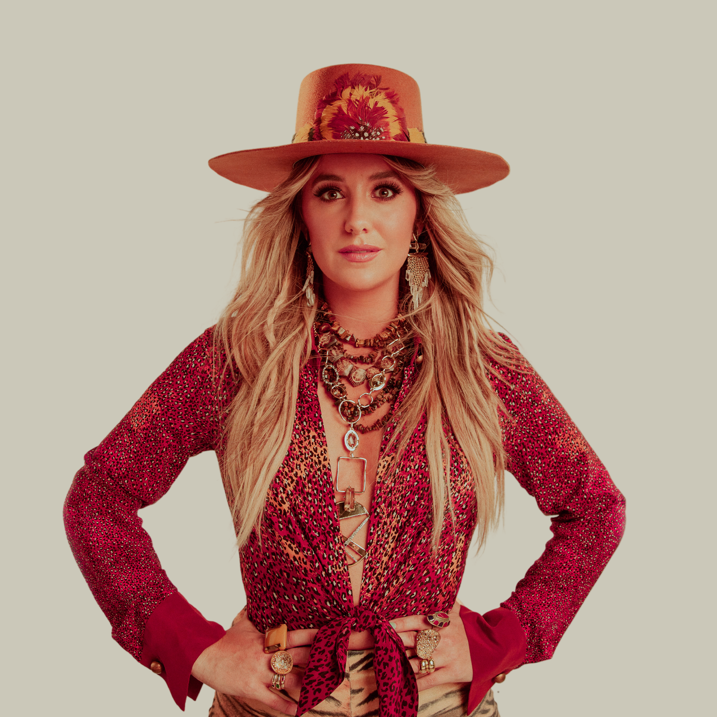 Lainey Wilson Height Revealed – Find Out Her Exact Size!