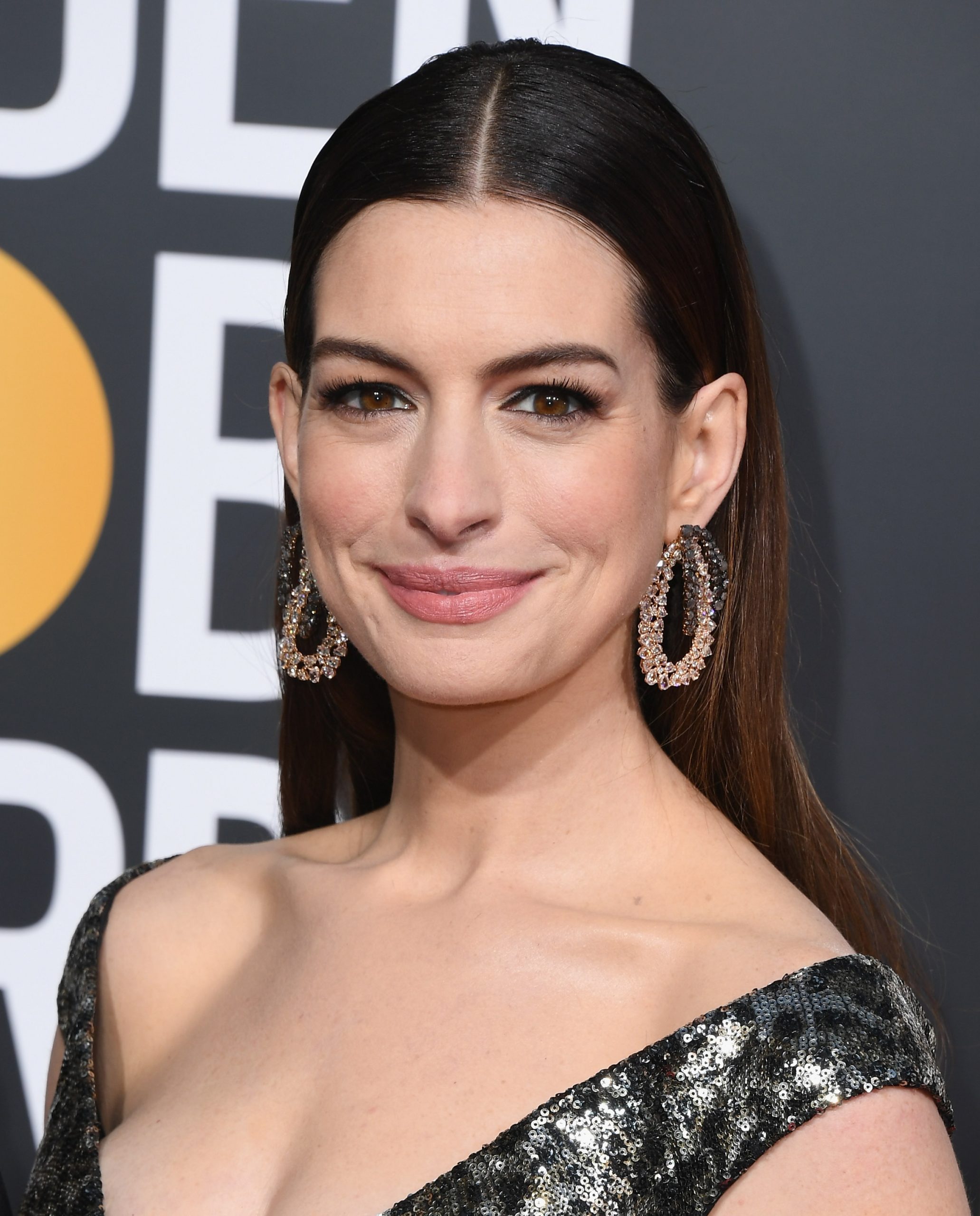 Anne Hathaway Height: How Tall Is the Hollywood Icon?