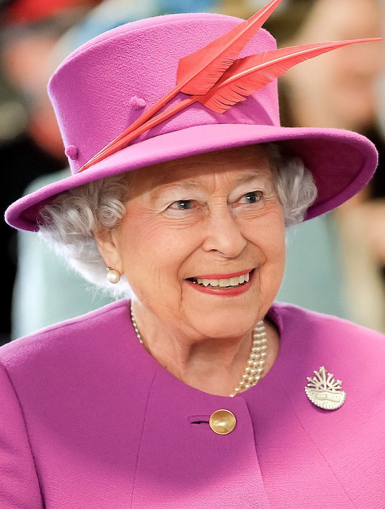 Queen Elizabeth Height: Discover the Truth Now