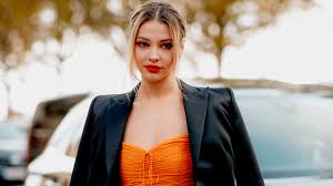 Madelyn Cline Height: Everything You Need to Know!